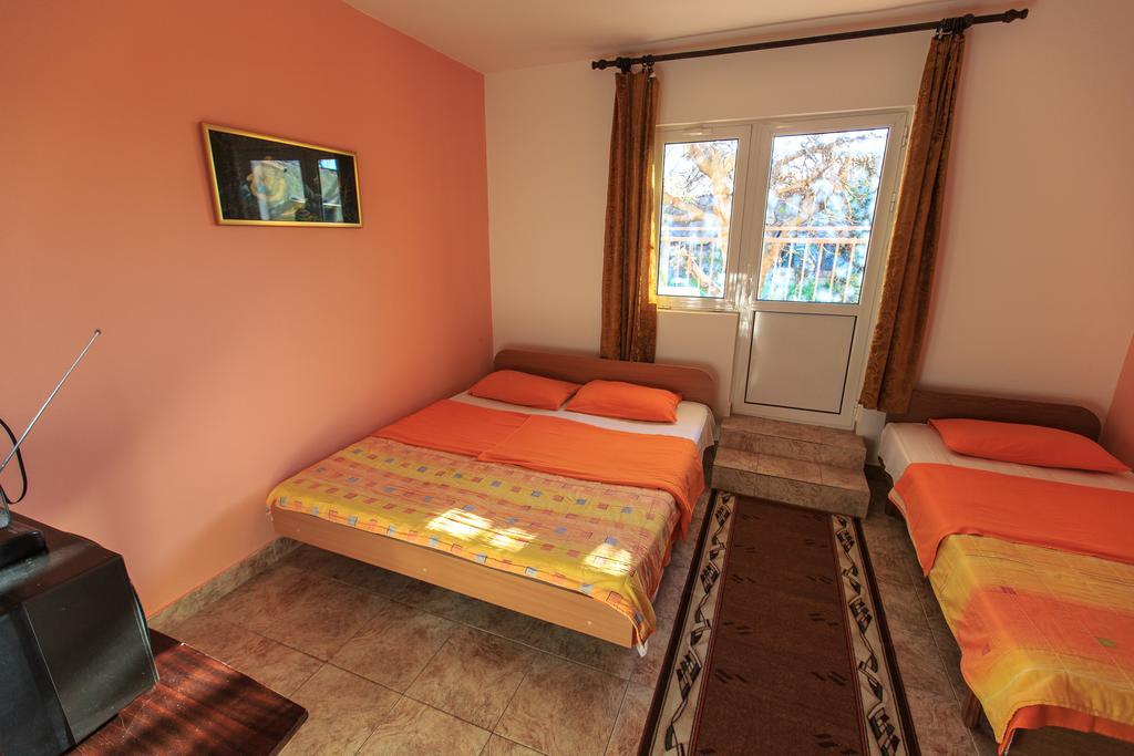 Apartments Vitic Sutomore Room photo